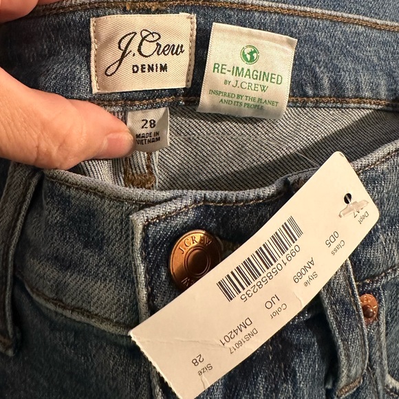 NWT J. Crew Demi-Boot Crop Jean in Indigo Jones Wash - Picture 7 of 10